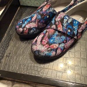 Alegria Women's Multicolor Flats